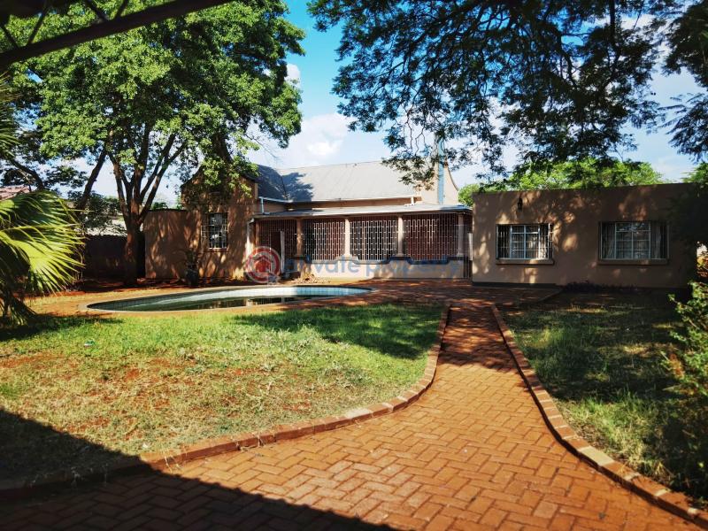 3 bedroom Houses For Sale Suburbs Bulawayo East (PID 2PAAEJ) Private