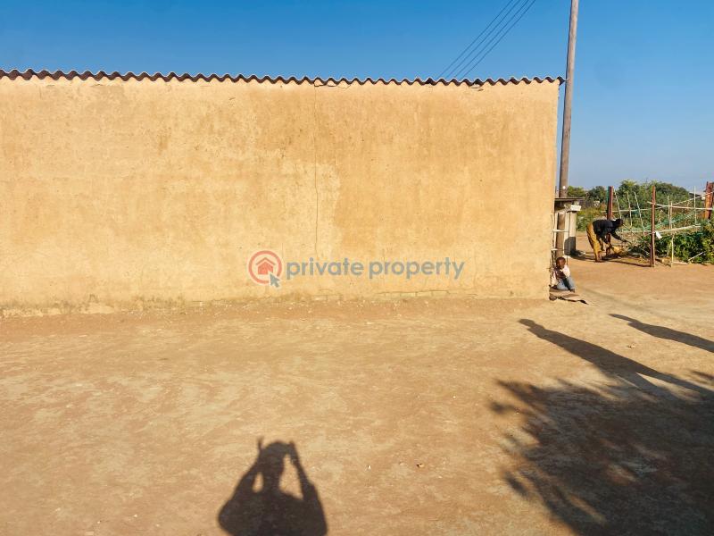 Houses For Sale Cowdray Park Bulawayo High-Density  - 0