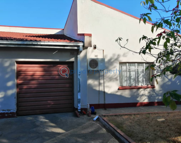 4 bedroom Houses For Sale Shortston Waterfalls Harare South (PID