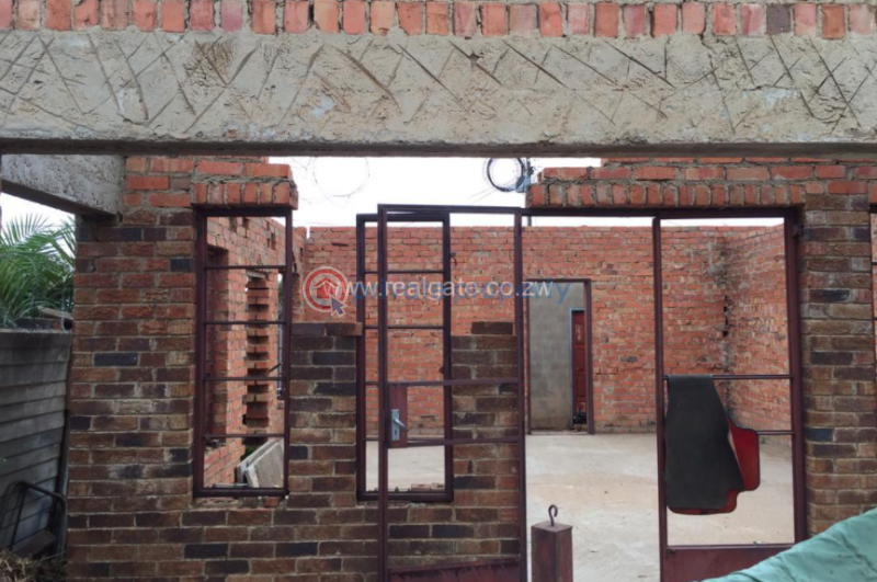 4 bedroom Houses For Sale Nketa Bulawayo HighDensity (PID 4PAACR