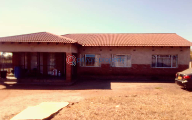 4 bedroom Houses For Sale Kingsdale Bulawayo North  - 0