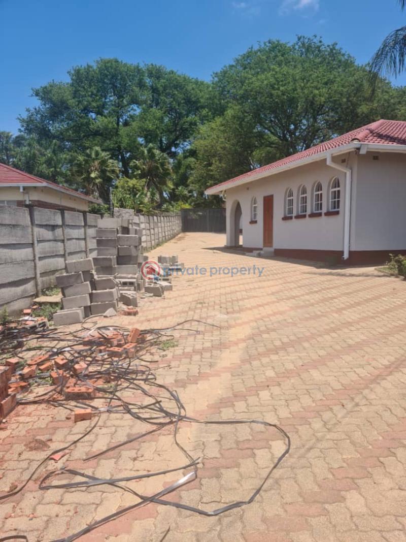 5 bedroom Houses For Sale Khumalo Kumalo Bulawayo East (PID 2PAAEH