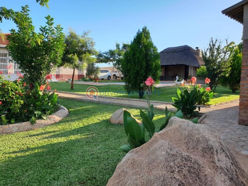 5 bedroom Commercial Property For Sale Bulawayo East (PID 3PAAEM