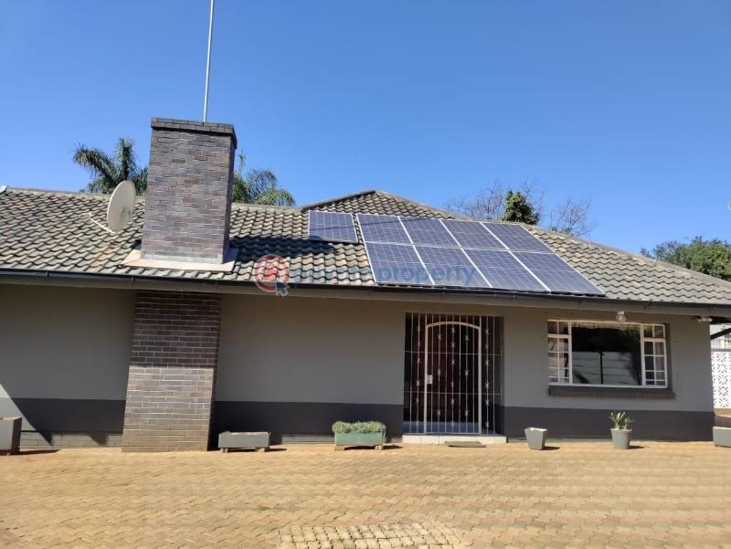 3 bedroom Houses For Sale Kumalo Bulawayo East  - 0