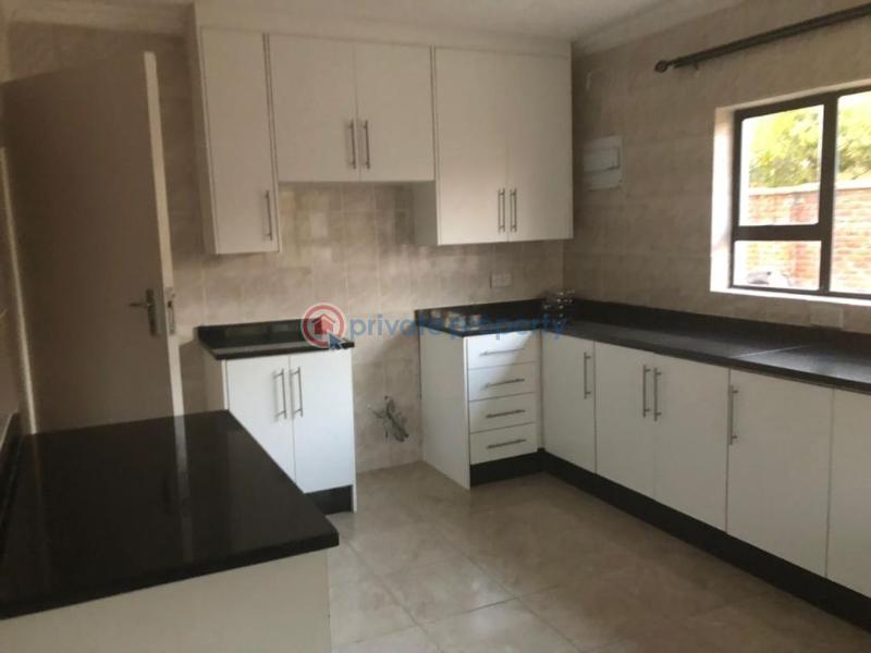 4 bedroom Flats & Apartments For Rent Greendale Harare East (PID