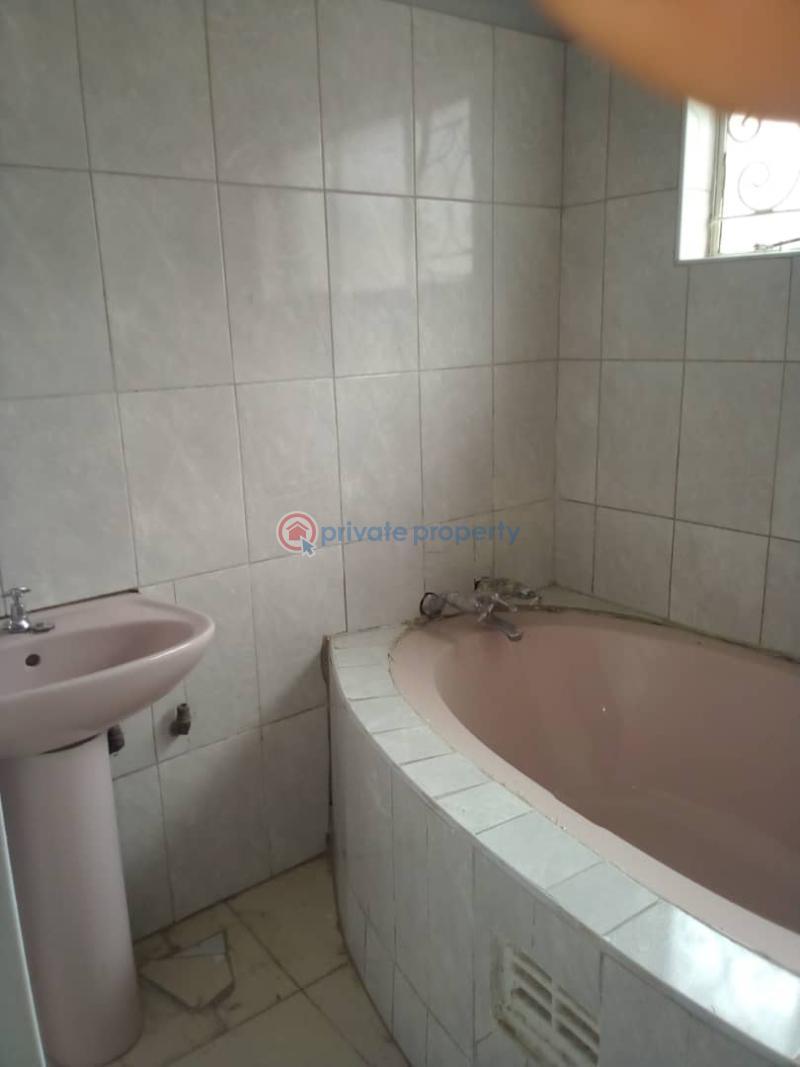 4 bedroom Houses For Rent Ep Chigudu Street Mucheke Masvingo (PID