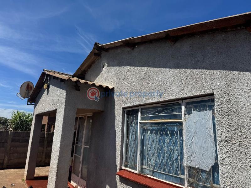 4 bedroom Houses For Sale Kuwadzana Harare High Density  - 0